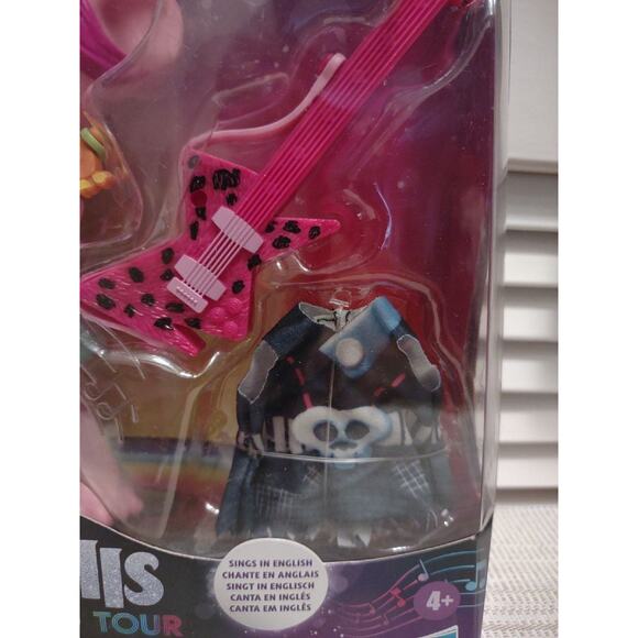 DreamWorks Trolls World Tour Pop to Rock Poppy Singing Doll w/2 Guitars Hasbro - Picture 4 of 16